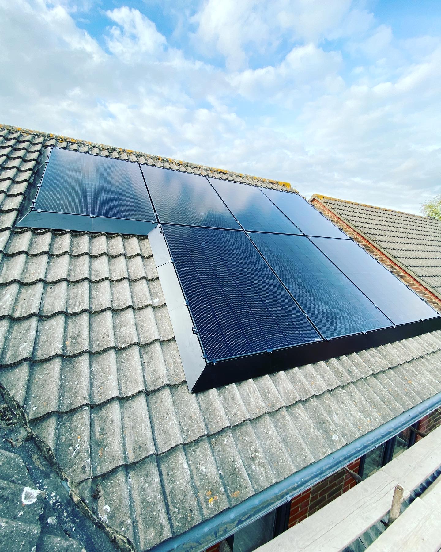 Premium Roof Array with Edge Trim